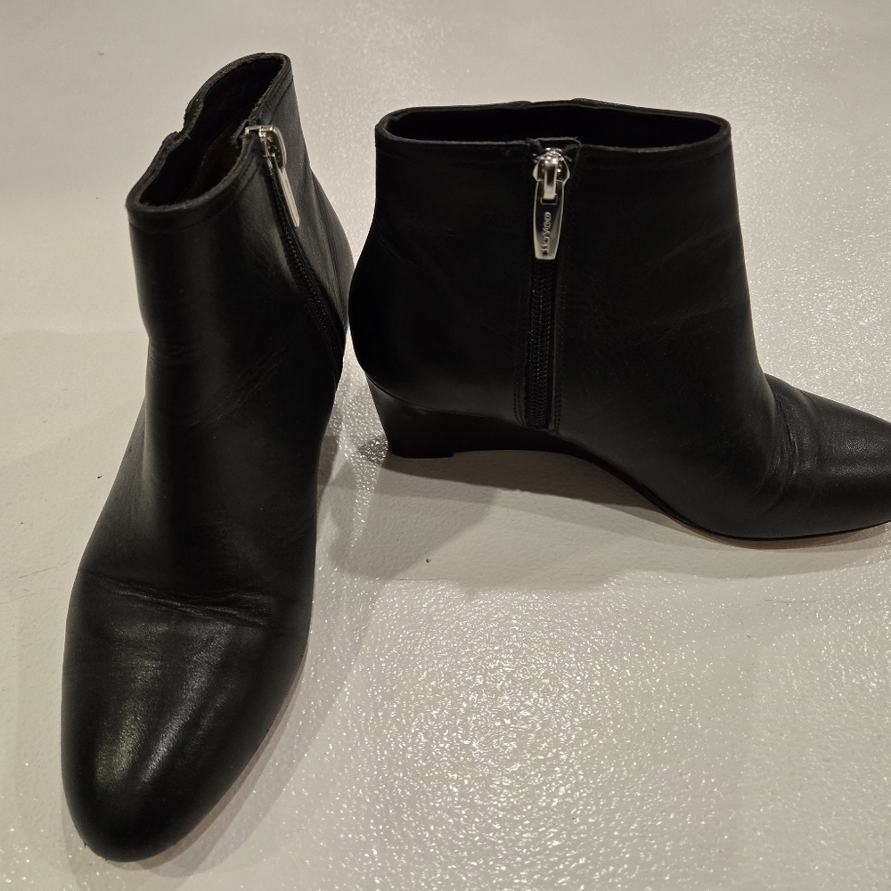 Elegant Black Coach Maya Leather Wedge Heel Ankle Boots Sz 6 - Picture 3 of 6